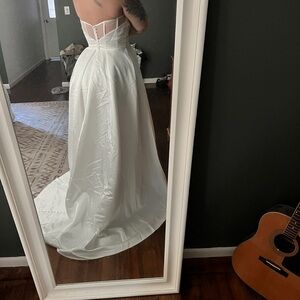 Elegant White Strapless Dress